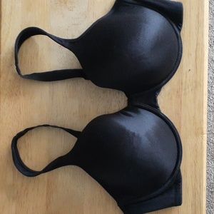 Like New Size 40D Vanity Fair Underwire Bra L114